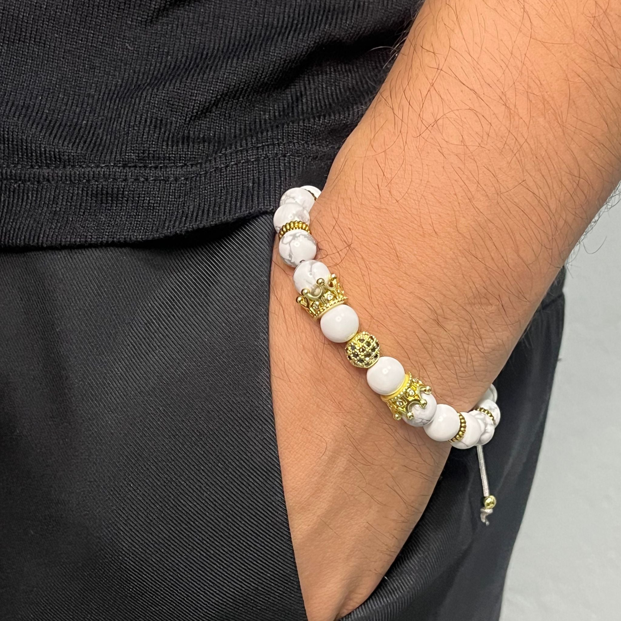 Pulsera de cuentas howlita natural, accesorios krv para hombre. Envio gratis a toda Colombia disponible