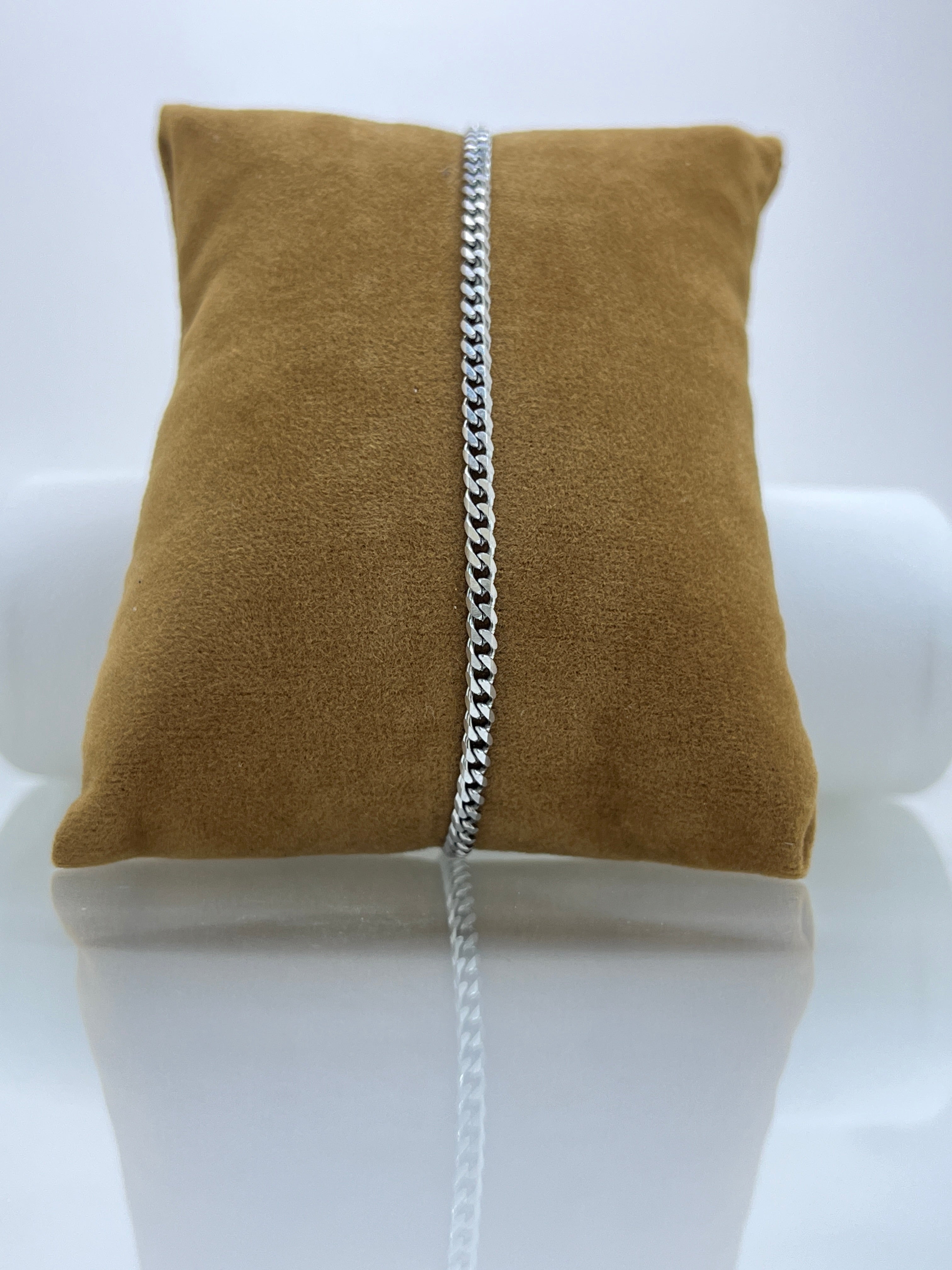 Pulseras Minimalistas de Acero Inoxidable – Dorado, Negro y Plateado