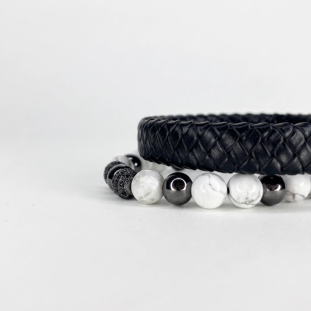 Set de 2 pulsera: Howlita y cuero trenzado negro