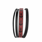 Pulsera de cuero sintético para hombre en color negro y rojo, con grabado de anclas negras, formada por cuatro tiras: una trenzada, una lisa, una delgada y una con diseño náutico sobre fondo rojo.