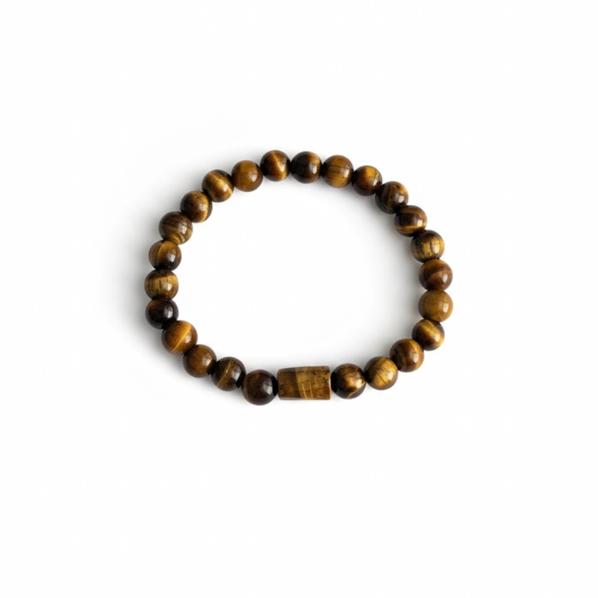 Plano principal de pulsera de cuentas de ojo de tigre con piedra central tallada  a mano 