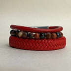 Pulsera de cuero trenzado rojo para hombre con broche de seguridad en acero PVD.