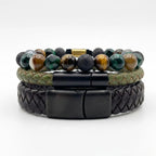 Detalle de broches en acero inoxidable negro mate en pulseras de cuero para hombre KRV