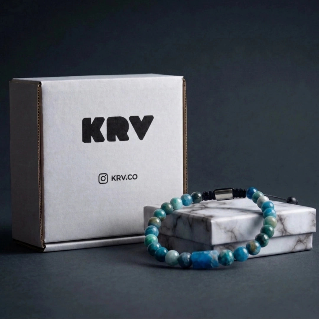 Caja de regalo KRV Accesorios en fondo negro brutalista