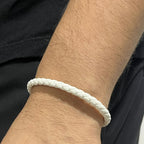 Pulsera de cuero trenzado blanco para hombre con cierre magnético plateado krv accesorios, envio gratis y contraentrega disponible
