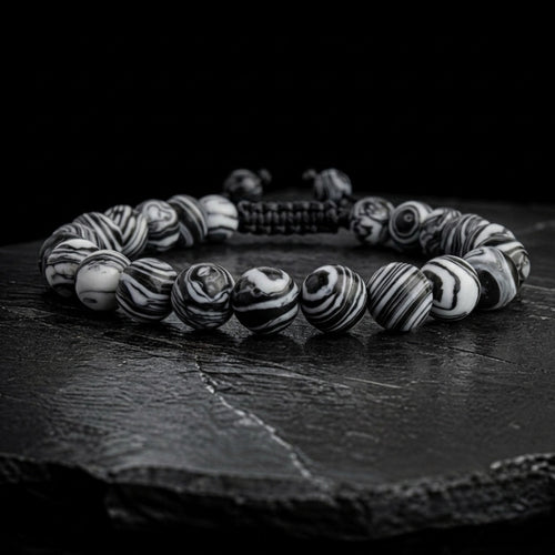 Pulsera de piedra natural jaspe cebra, presencia de vetas negras y blancas, estilo masculino