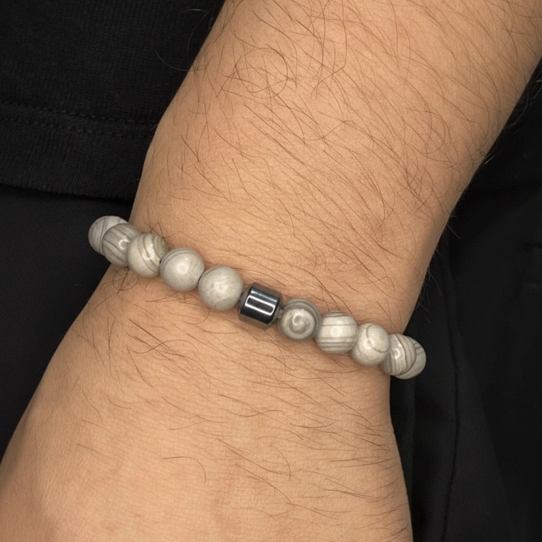 Pulsera de cuentas naturales Jaspe Gris para hombre. Accesorios KRV envios a toda Colombia y contraentrega disponible