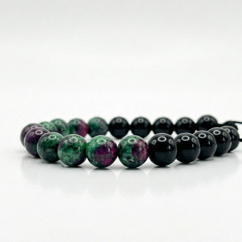 Vista lateral de pulsera hecha con nylon resistente encerado para hombres
