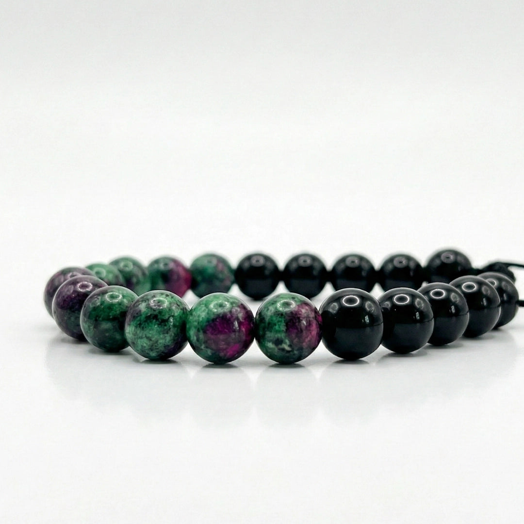 Vista lateral de pulsera hecha con nylon resistente encerado para hombres