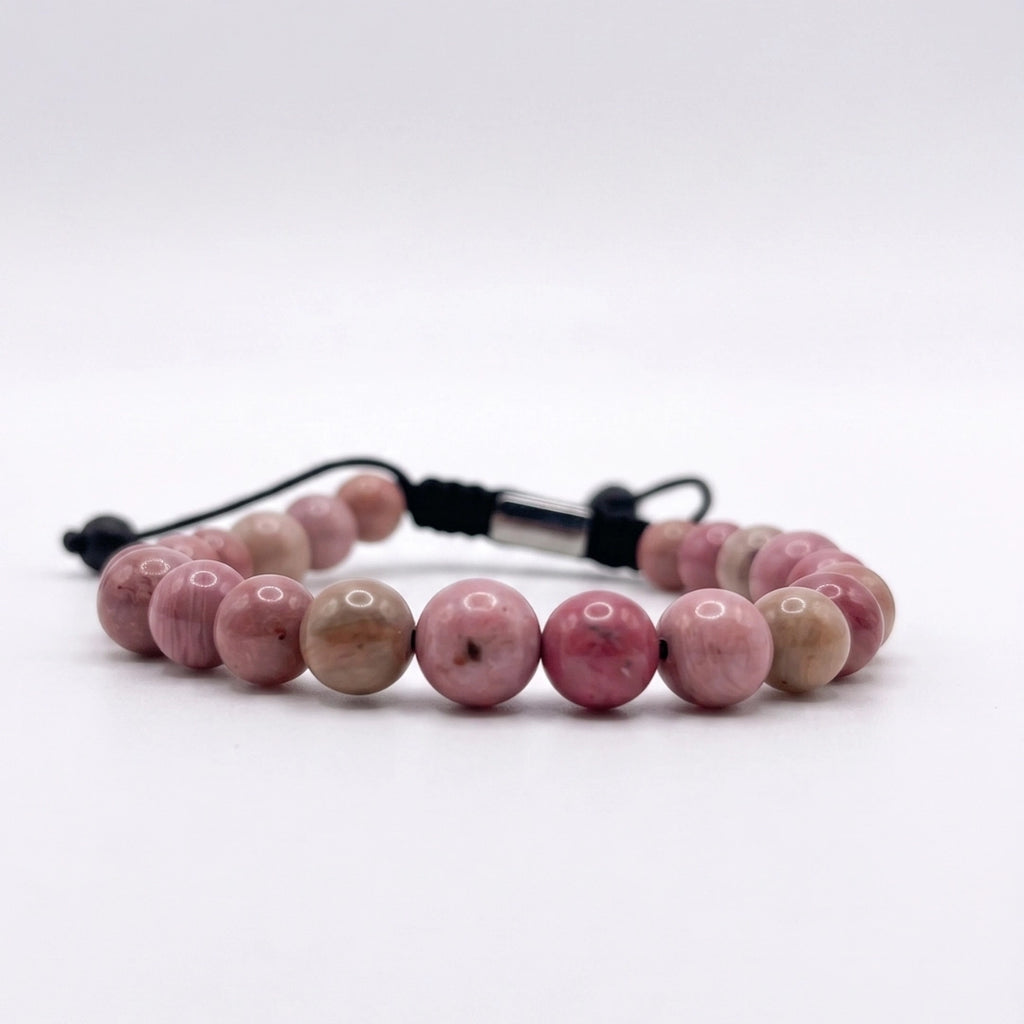 Pulsera masculina elaborada en piedra natural rodonita china con tonos terrosos y nudo corredizo negro.