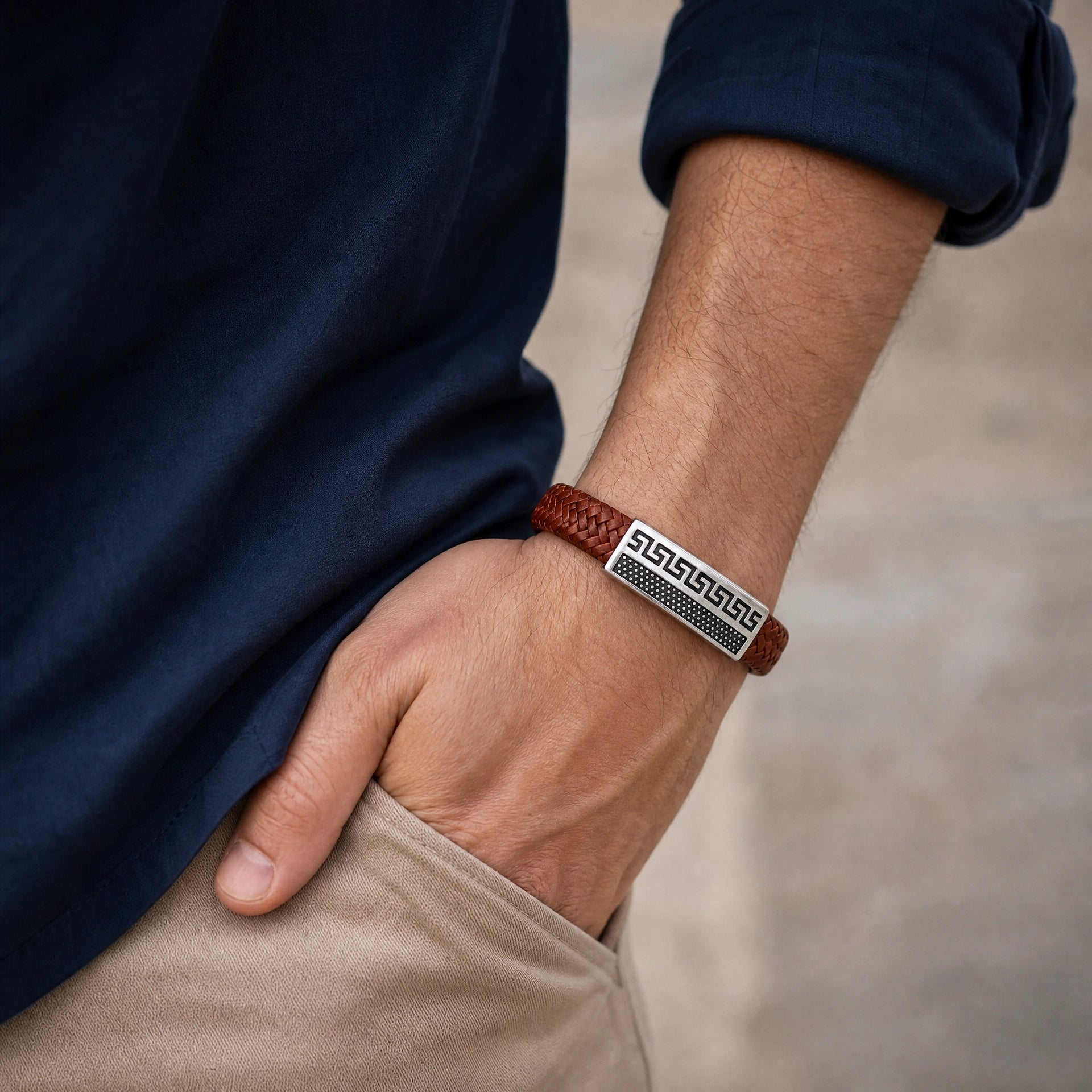 Pulsera Meandro — Marrón | Greek Key en Cuero