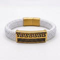 Pulsera Atenas cuero blanco puesta en la muñeca, accesorio masculino KRV.CO