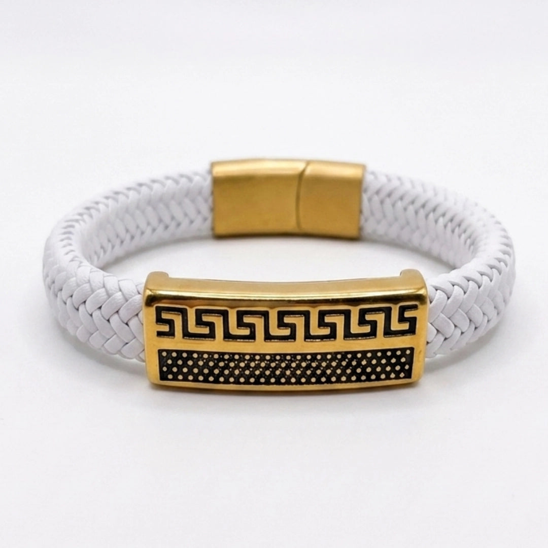 Pulsera Atenas cuero blanco puesta en la muñeca, accesorio masculino KRV.CO