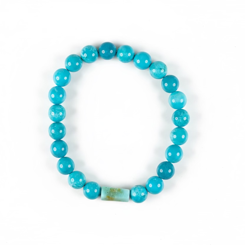 Primer plano de la textura natural y porosidad de la piedra turquesa verde auténtica